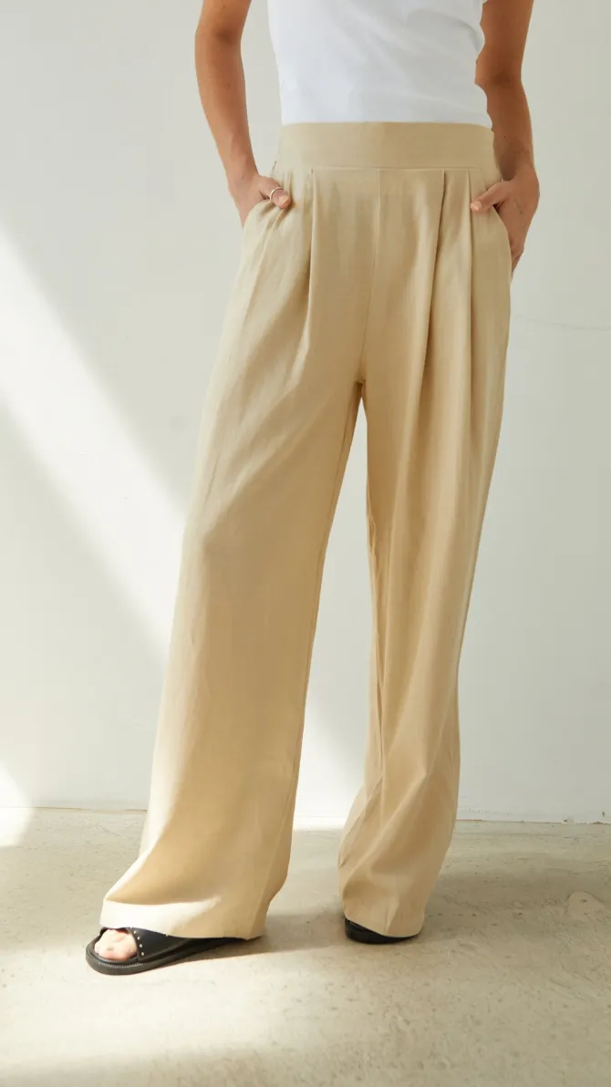 Alexis Linen Trousers in Sand