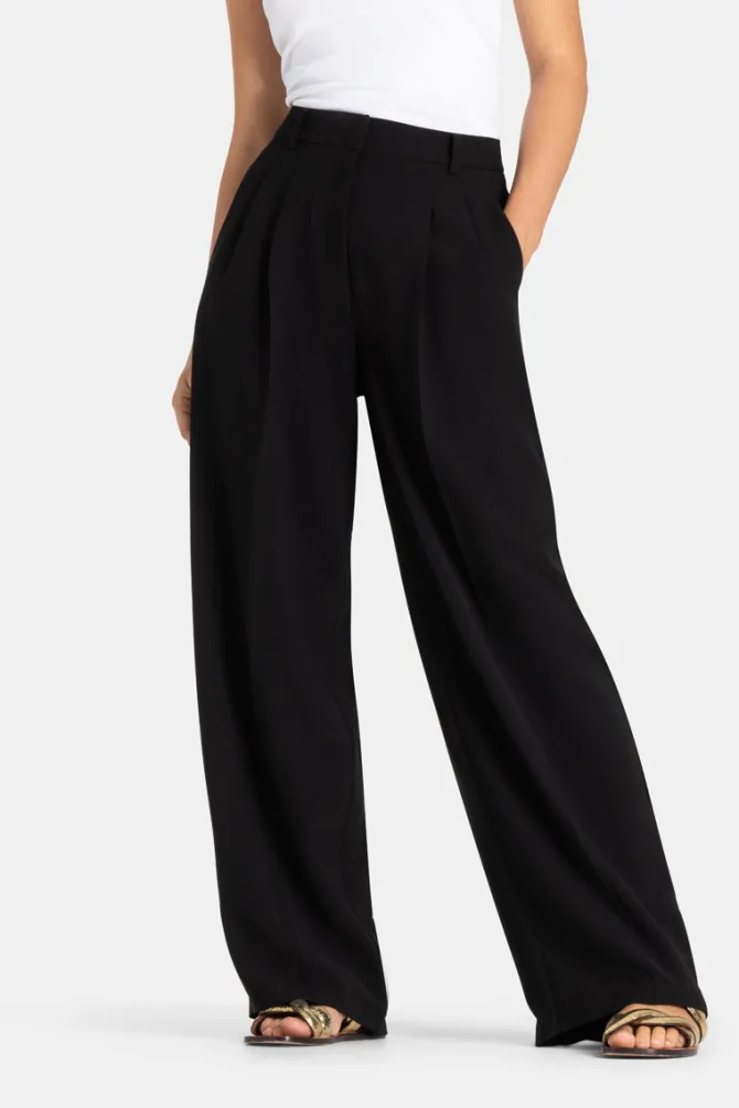 Anny j Pant in black