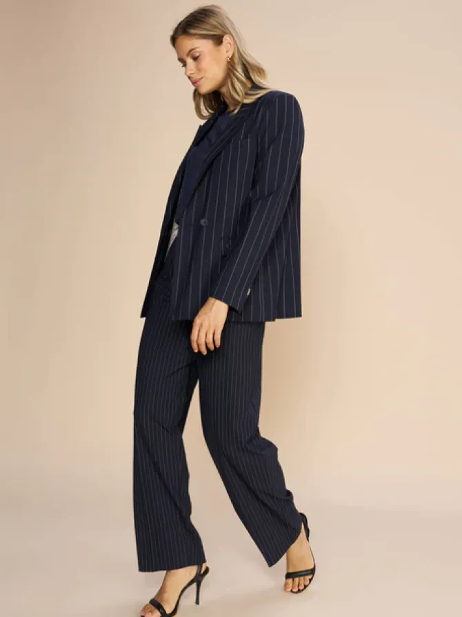 Arven Roy Pant in salute navy