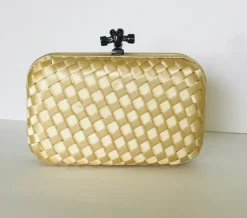 Lizette Clutch in gold
