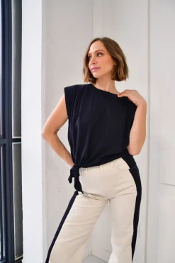 Madison T-Shirt in black