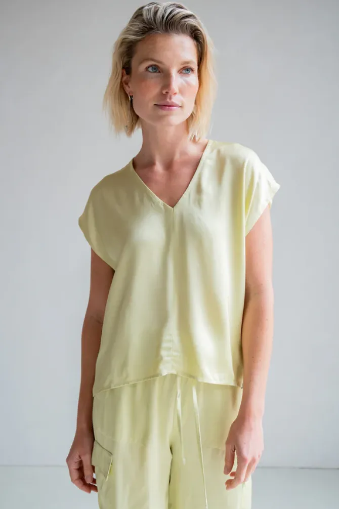 Olivia Blouse in Pistache