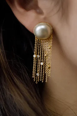 Pearl Earrings in gold