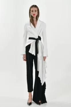 Peggy tuxedo jacket in off white + Black