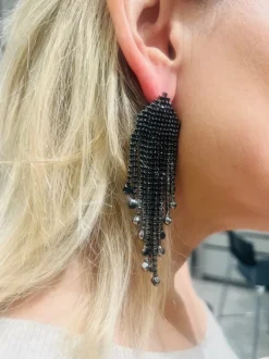 Priya Dangle Earrings
