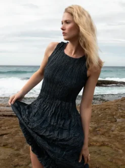 Quenelle Smash Pocket Dress in black