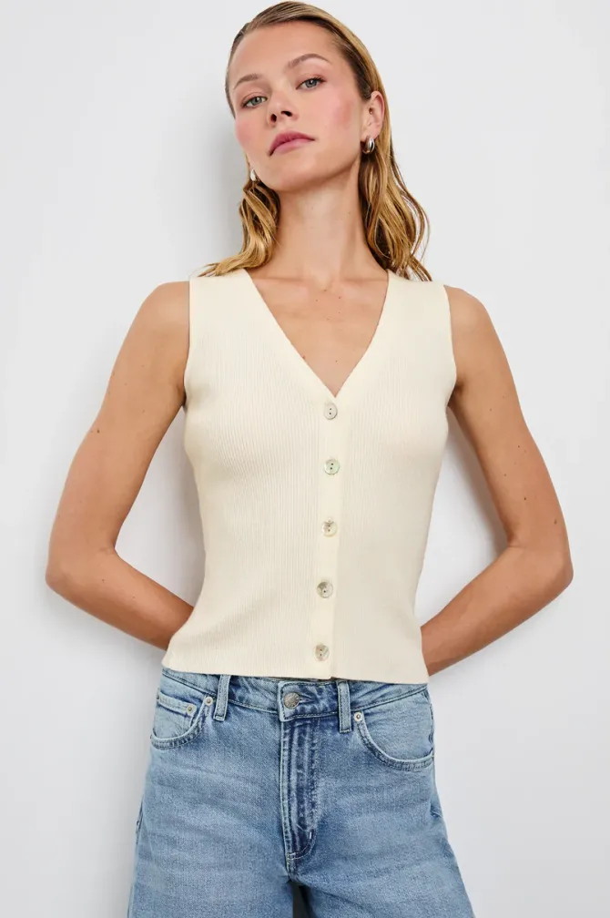 Rosa vest in ivory