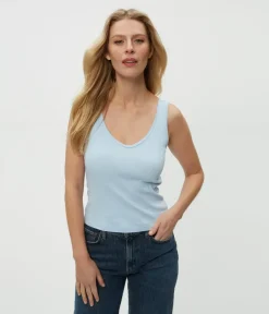 Sloan V-neck in fountain