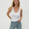 Sloan V-neck in white