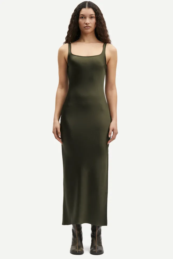 Sunna dress in forest night