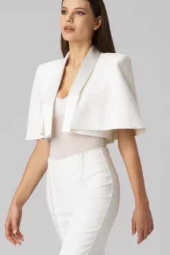 Ward Cape in white
