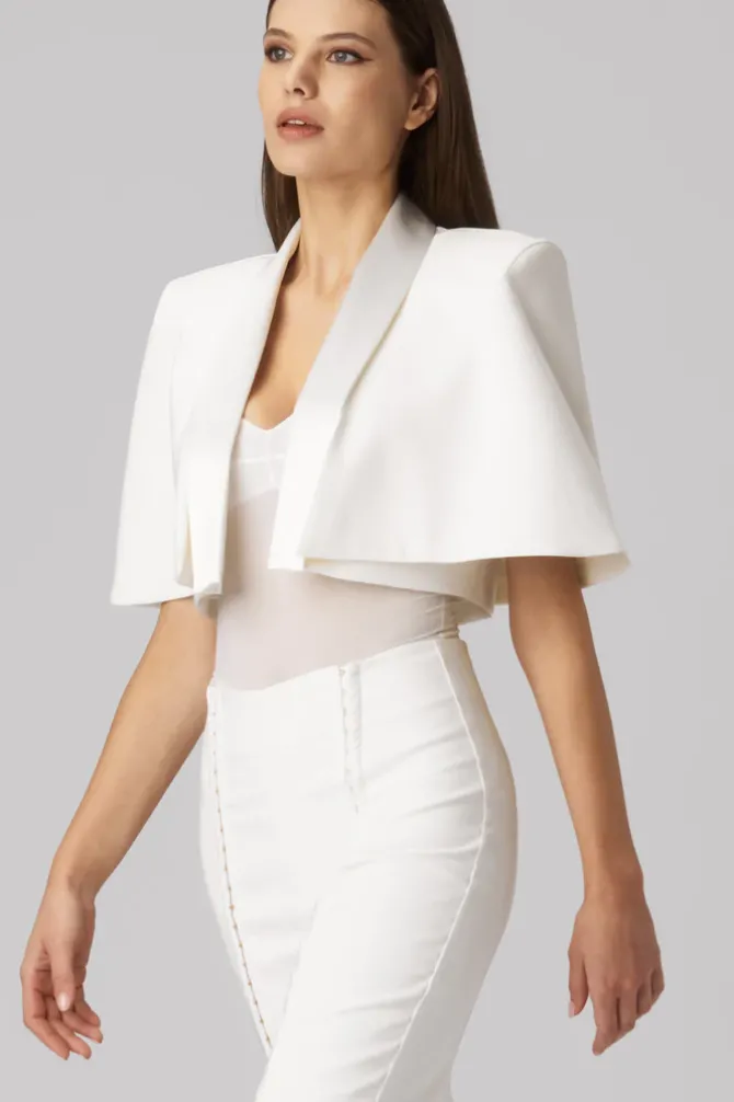 Ward Cape in white